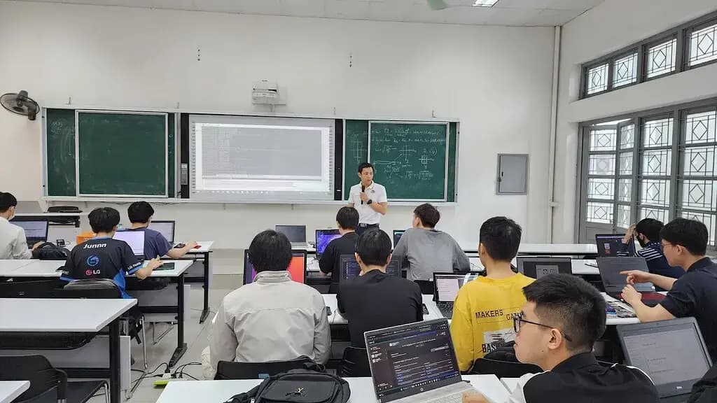 🇻🇳 Cardano App Development Course: A Step-by-Step Guide for Beginners - From basic Web development to use Cardano Libraries and interacting with Smart Contracts!